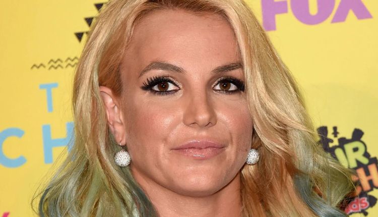 Britney Spears Teeth